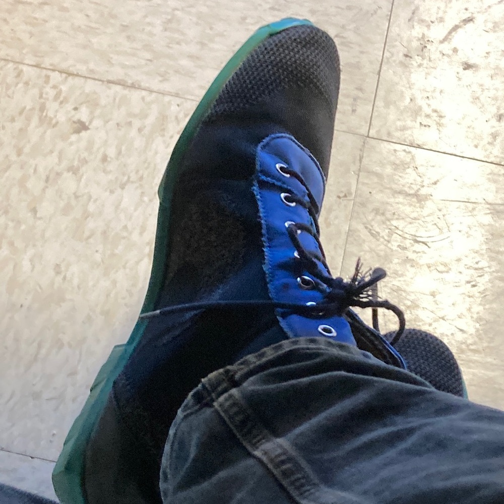 Shoe